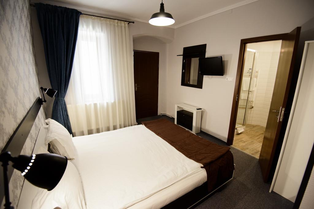 Residence Piata Sfatului Braşov Habitación foto